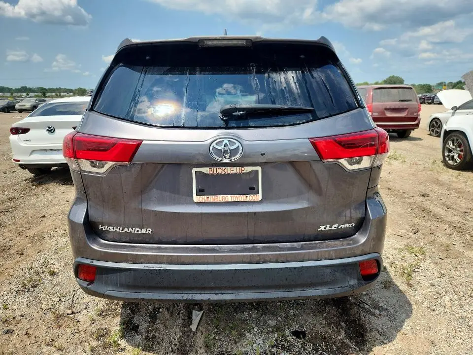2019 TOYOTA HIGHLANDER XLE  
