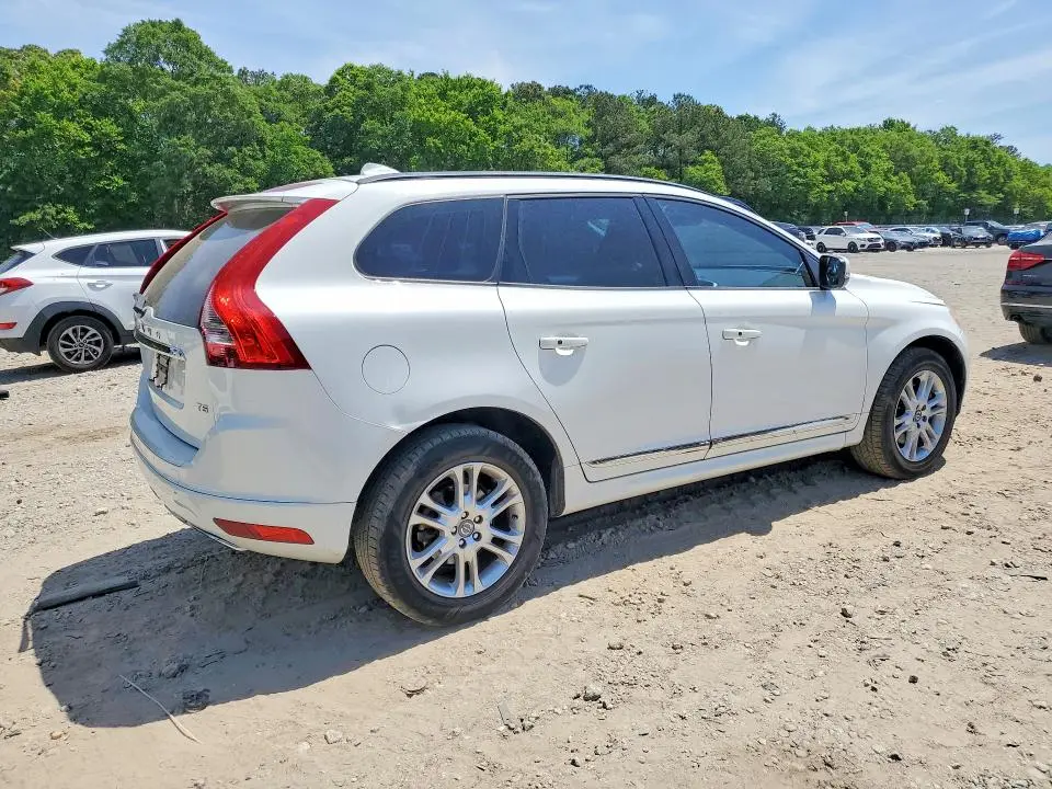 2015 VOLVO XC60 T5  