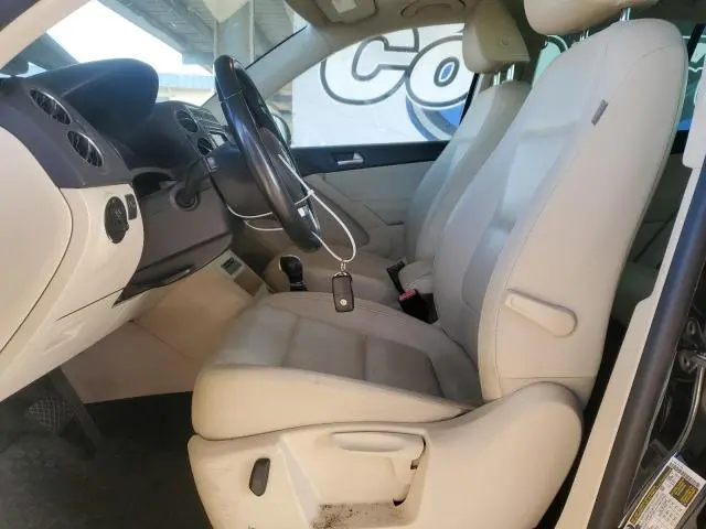 2014 VOLKSWAGEN TIGUAN S  