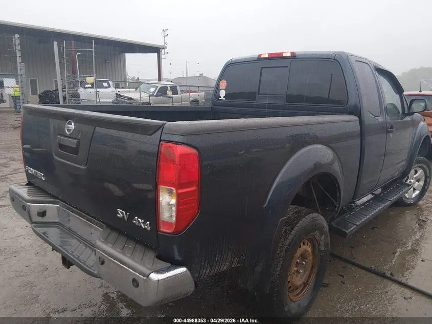 2017 NISSAN FRONTIER SV