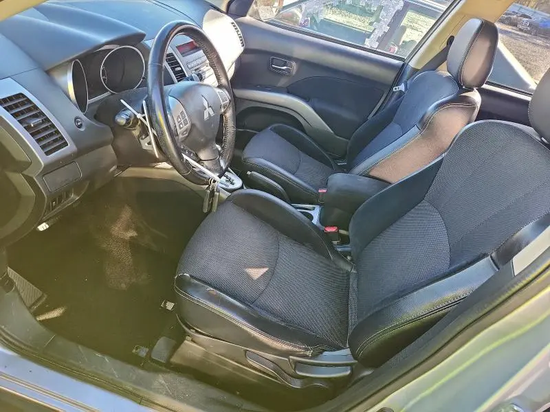 2013 MITSUBISHI OUTLANDER SE  