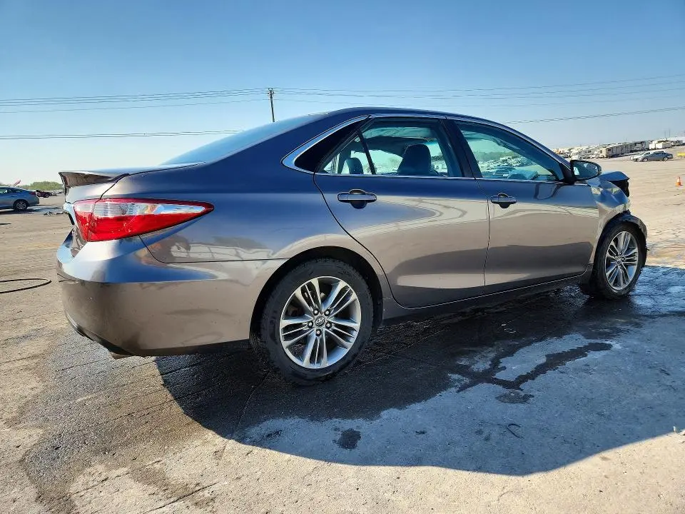 2017 TOYOTA CAMRY SE  
