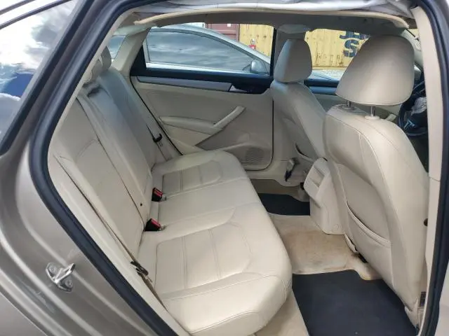 2015 VOLKSWAGEN PASSAT S  