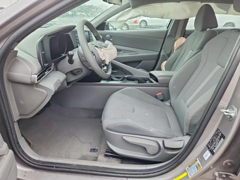 2022 HYUNDAI ELANTRA SE  