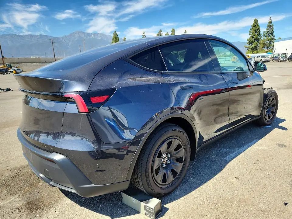 2026 TESLA MODEL Y   