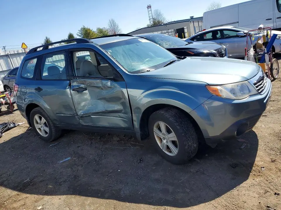 2010 SUBARU FORESTER XS  