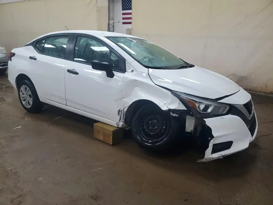 2021 NISSAN VERSA S  