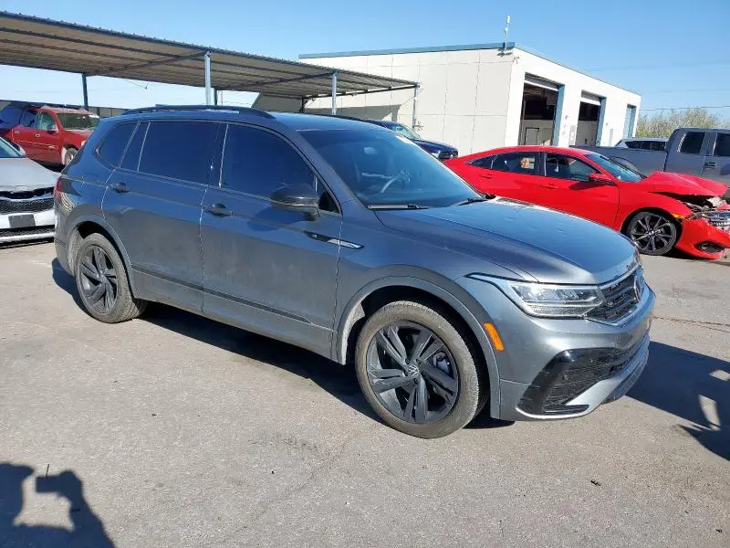 2023 VOLKSWAGEN TIGUAN SE R-LINE BLACK  