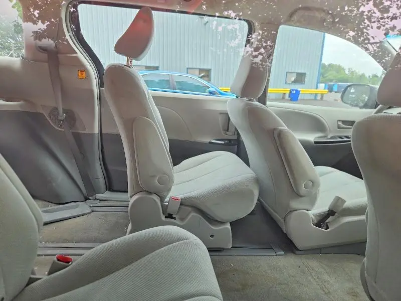2013 TOYOTA SIENNA L 7-PASSENGER  