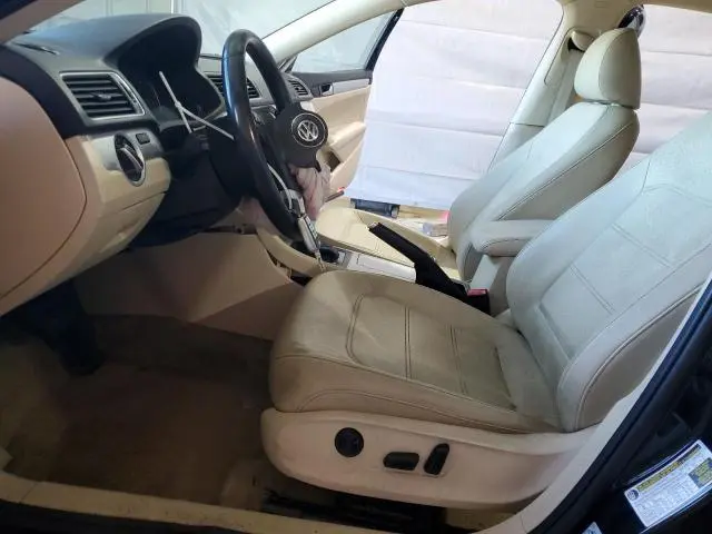 2012 VOLKSWAGEN PASSAT SE