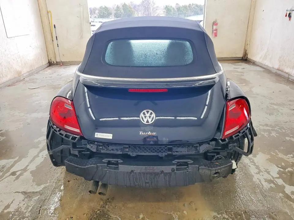 2018 VOLKSWAGEN BEETLE S  