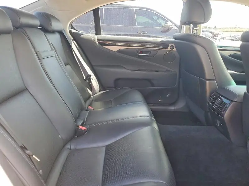 2014 LEXUS LS 460L  