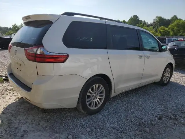 2016 TOYOTA SIENNA XLE  