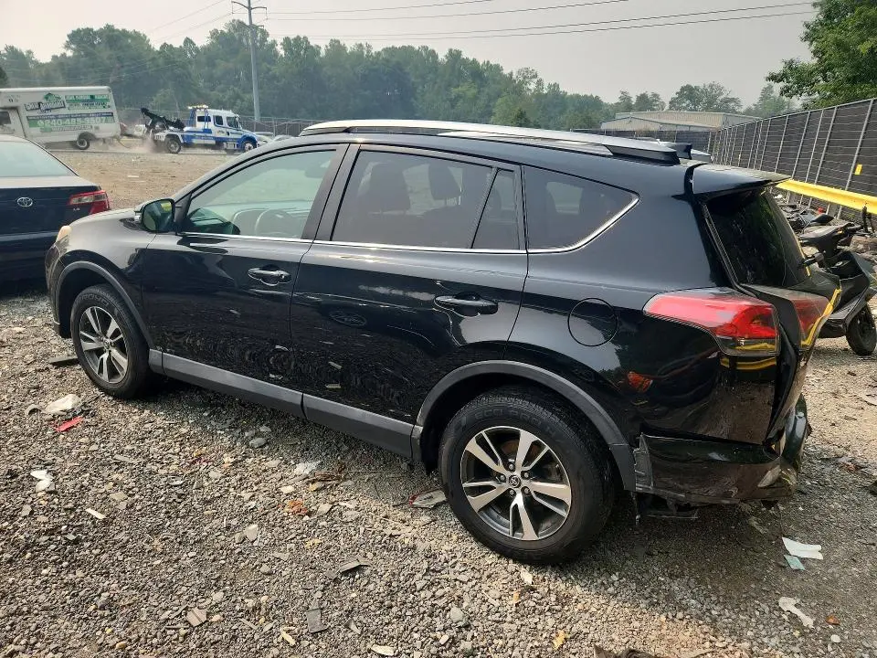 2017 TOYOTA RAV4 XLE  