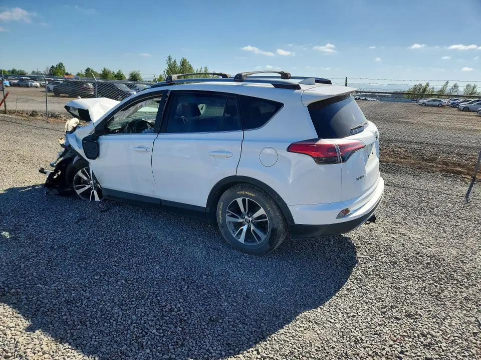 2018 TOYOTA RAV4 XLE  
