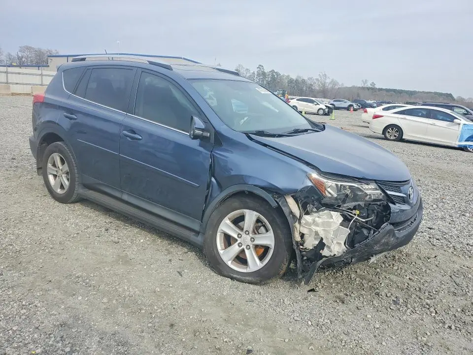 2014 TOYOTA RAV4 XLE  