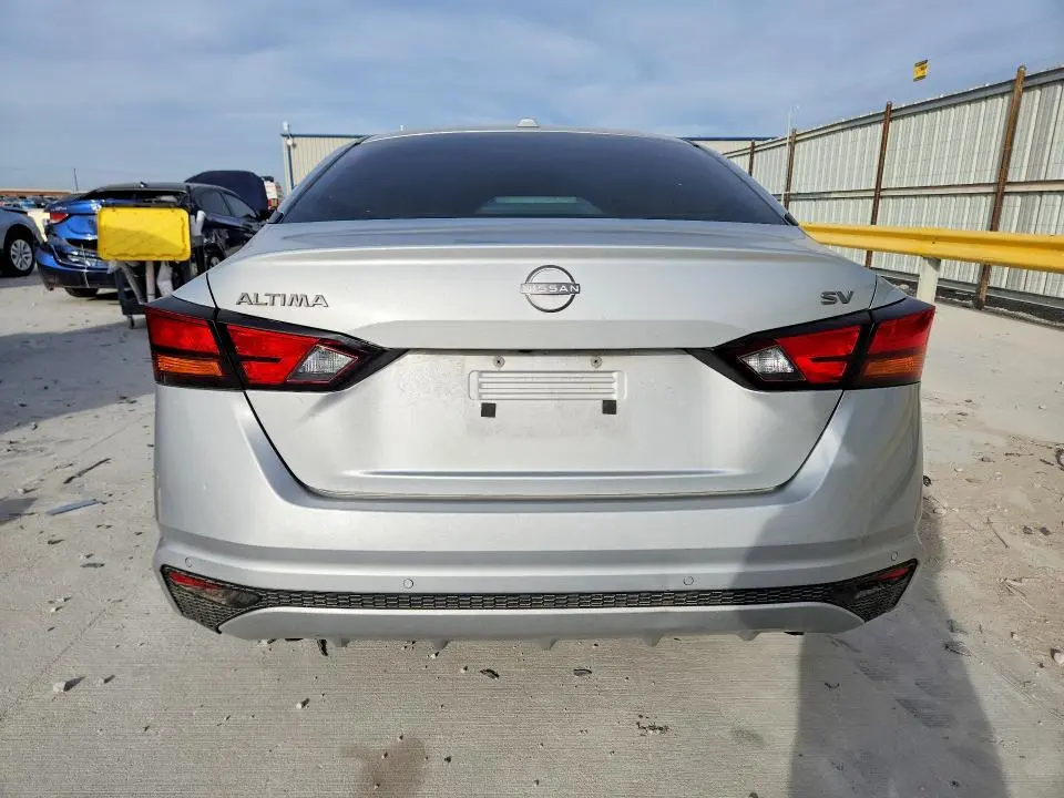 2023 NISSAN ALTIMA SV  