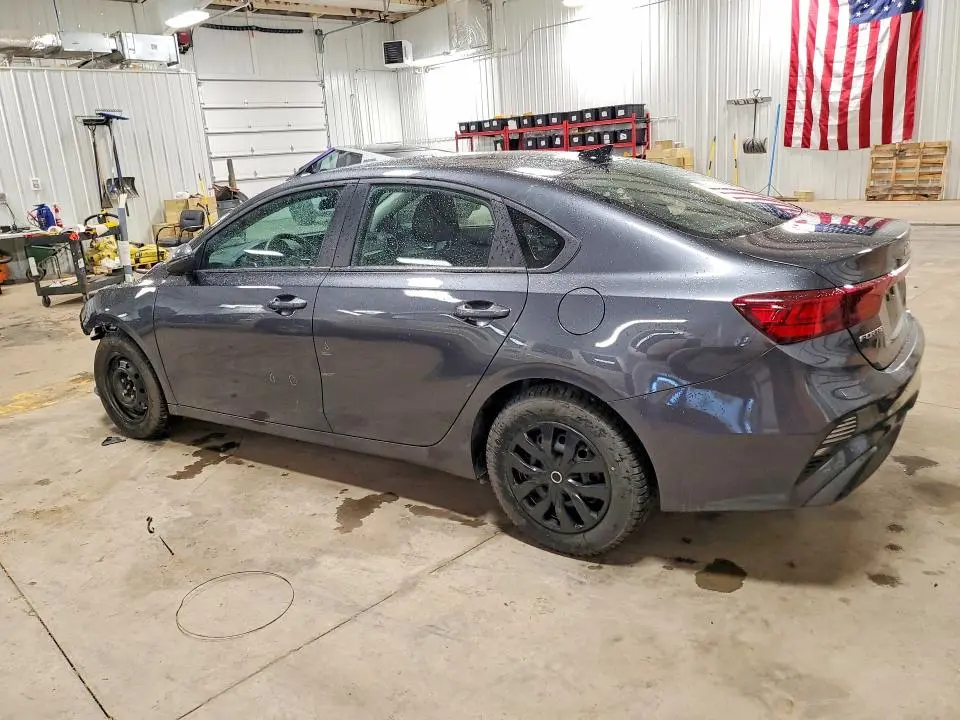 2024 KIA FORTE LXS  