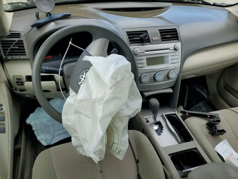 2010 TOYOTA CAMRY LE  