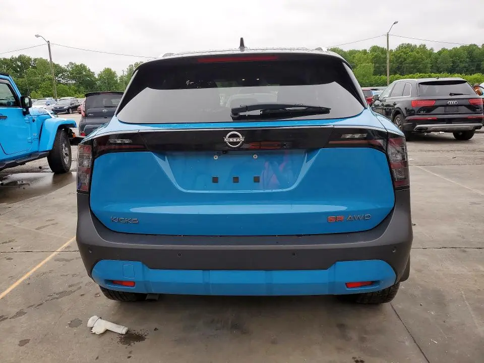 2025 NISSAN KICKS SR  