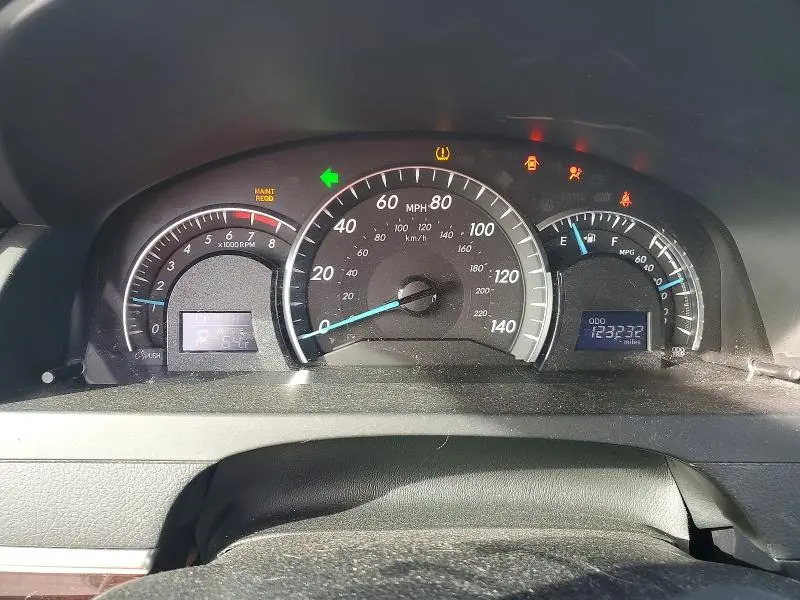 2013 TOYOTA CAMRY XLE  