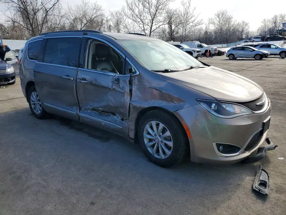 2017 CHRYSLER PACIFICA TOURING L  
