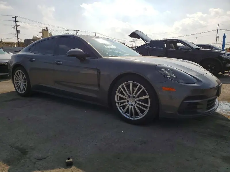 2018 PORSCHE PANAMERA 4  