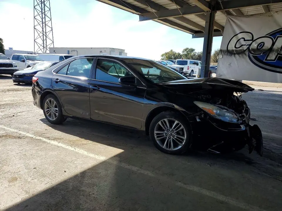 2017 TOYOTA CAMRY SE  