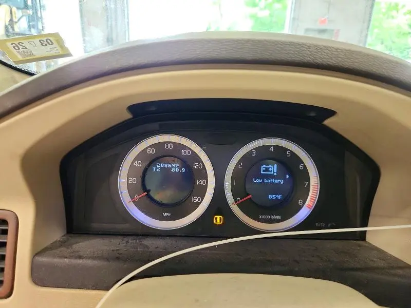 2011 VOLVO XC70 3.2  