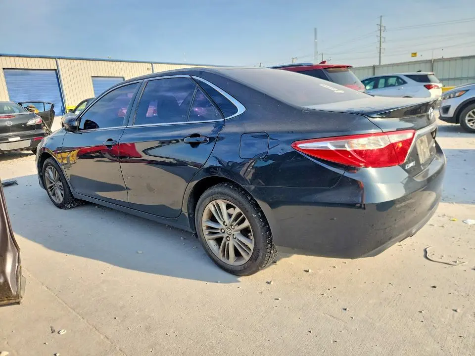 2017 TOYOTA CAMRY SE  