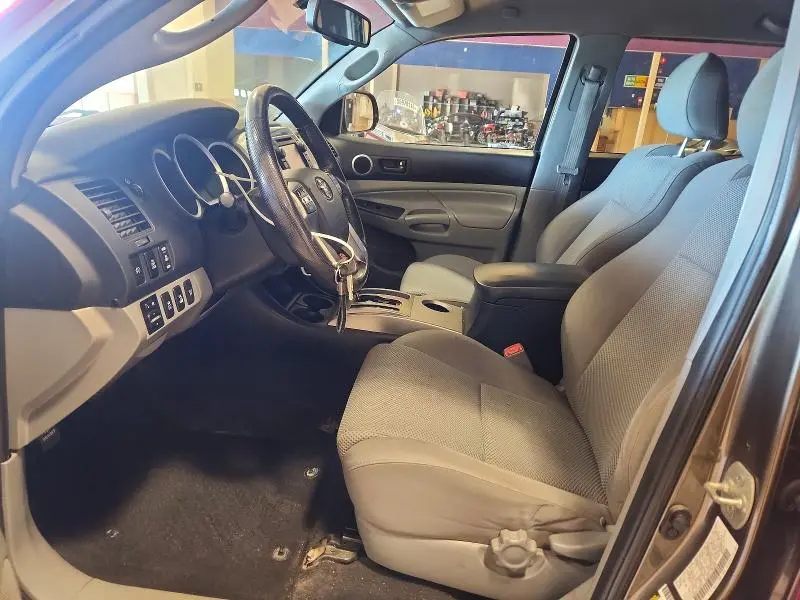 2013 TOYOTA TACOMA V6  