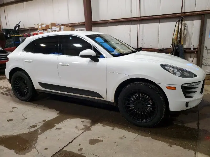 2015 PORSCHE MACAN S  