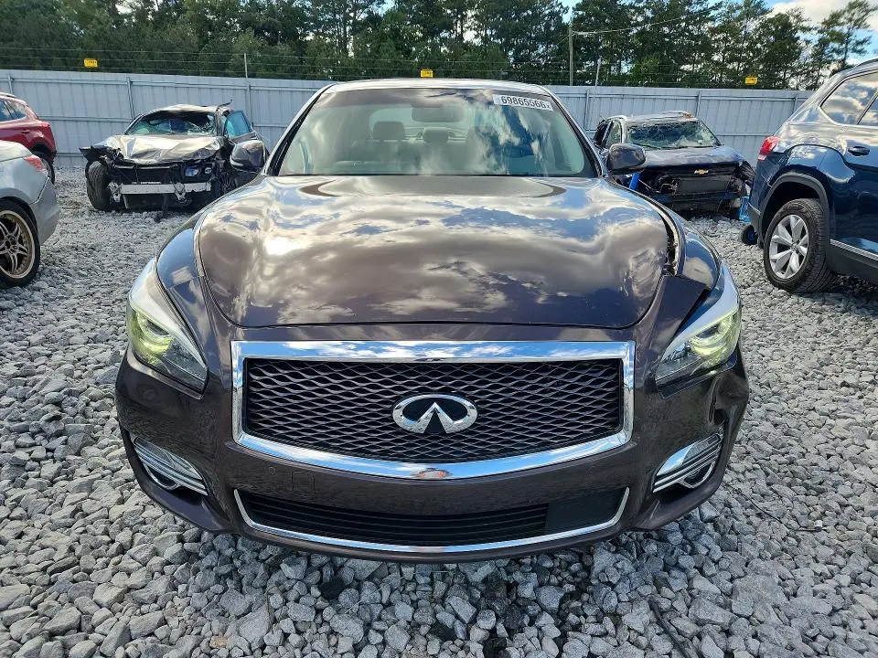 2018 INFINITI Q70 3.7 LUXE  