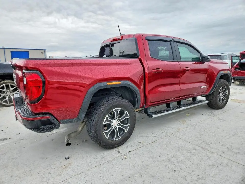 2024 GMC CANYON AT4  