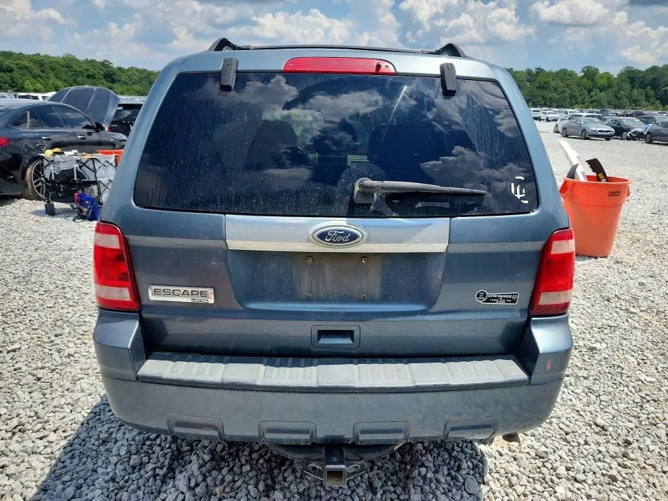 2010 FORD ESCAPE LIMITED  