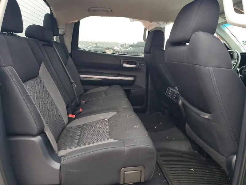 2015 TOYOTA TUNDRA CREWMAX SR5  