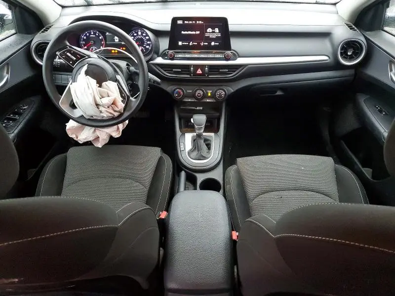 2023 KIA FORTE LX  