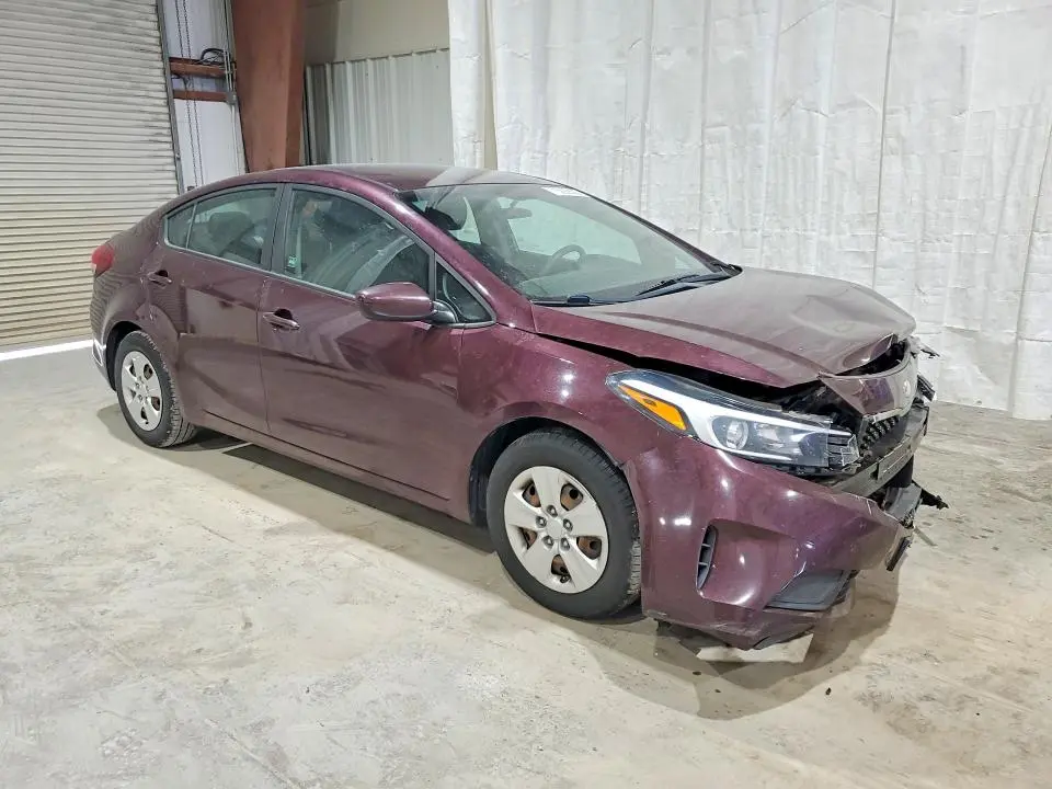 2017 KIA FORTE LX  