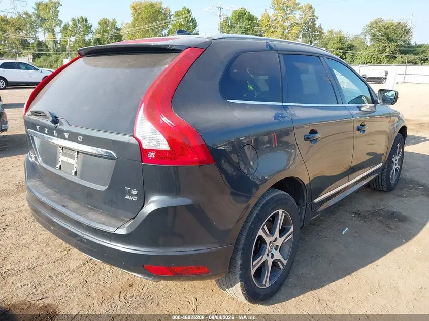 2014 VOLVO XC60 T6 R-DESIGN