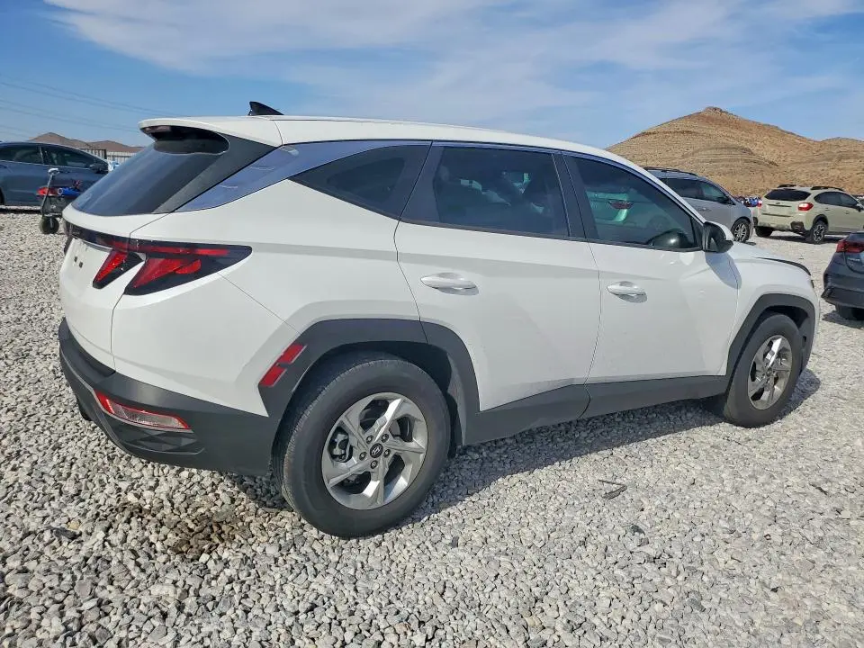 2022 HYUNDAI TUCSON SE  