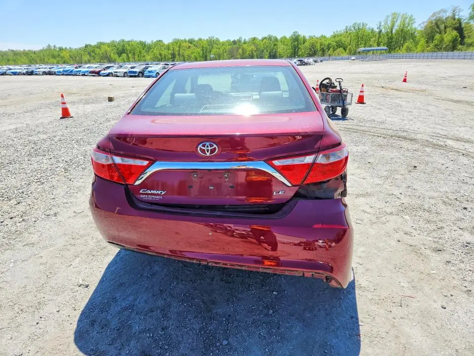 2016 TOYOTA CAMRY LE  