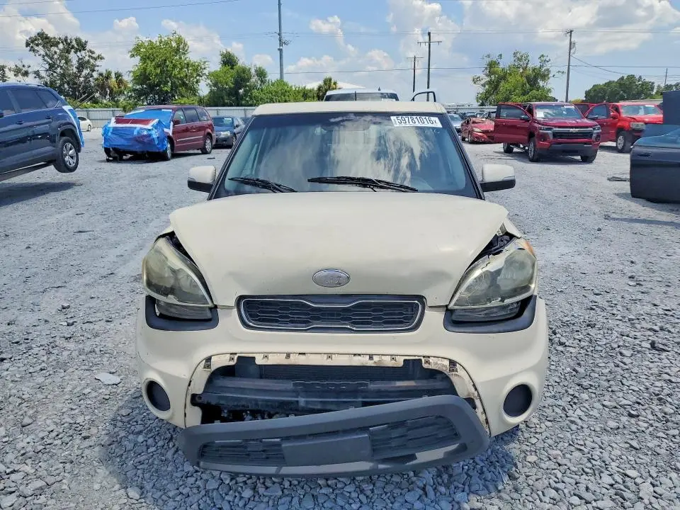 2013 KIA SOUL +  