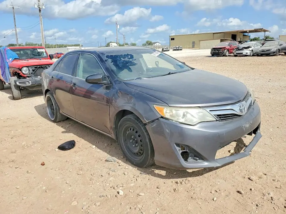 2014 TOYOTA CAMRY LE  
