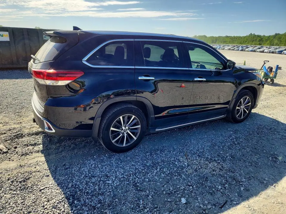 2019 TOYOTA HIGHLANDER XLE  
