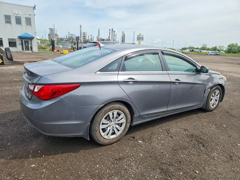 2011 HYUNDAI SONATA GLS  