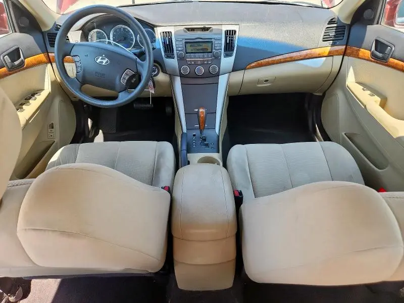 2010 HYUNDAI SONATA GLS  