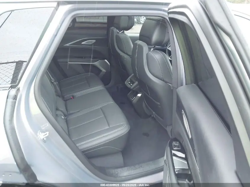 2024 CADILLAC LYRIQ LUXURY W/1SD