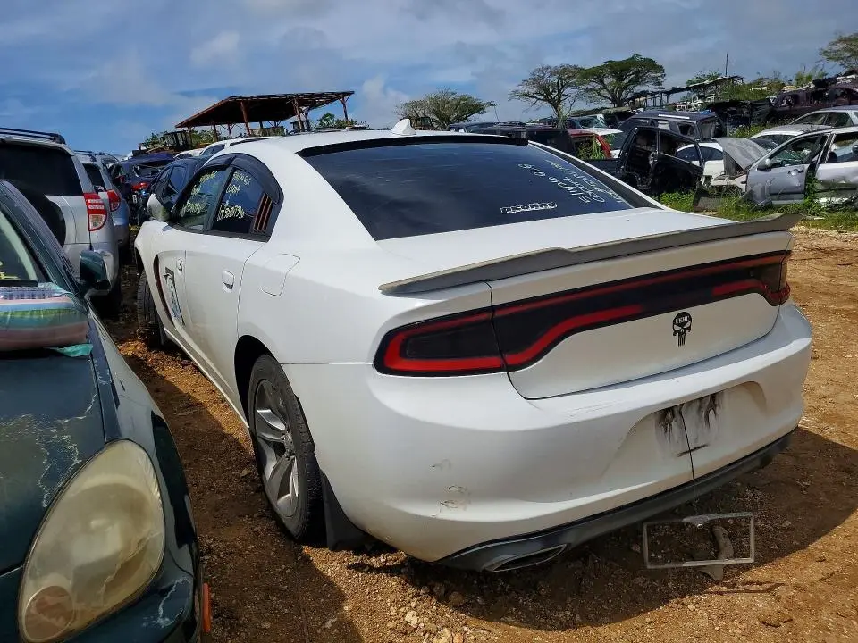 2016 DODGE CHARGER SXT  