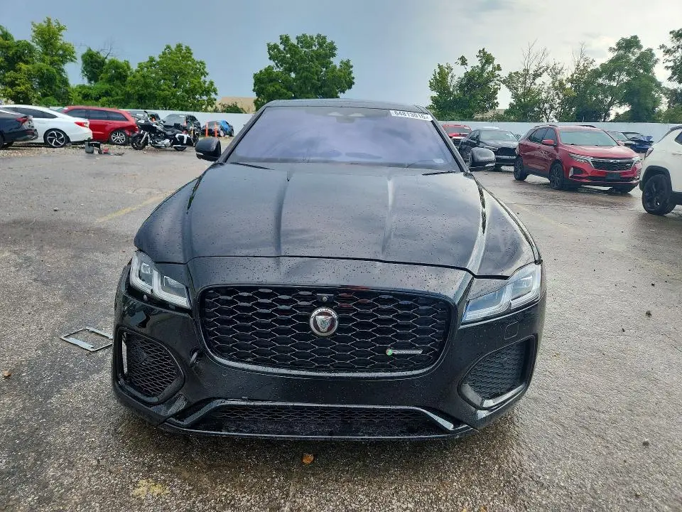 2021 JAGUAR XF R-DYNAMIC SE  