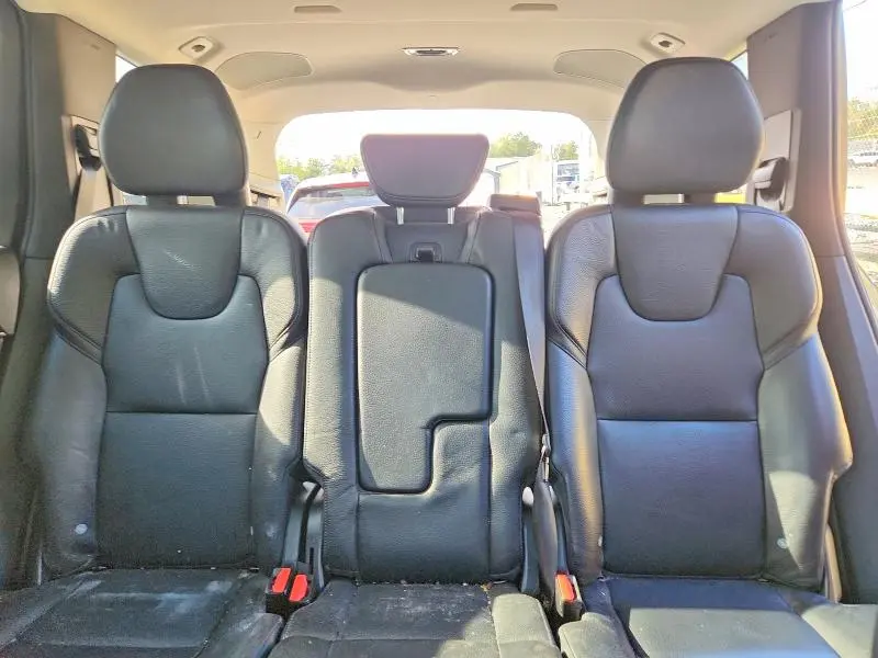 2017 VOLVO XC90 T6  